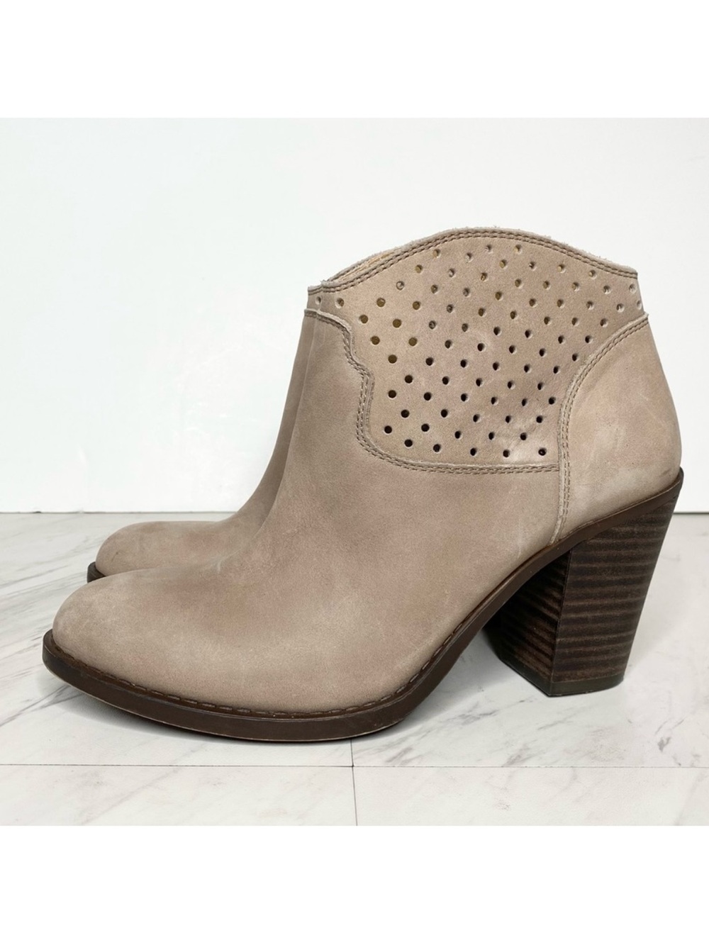 Lucky Brand Eller Gray Leather Perforated Bootie 7M